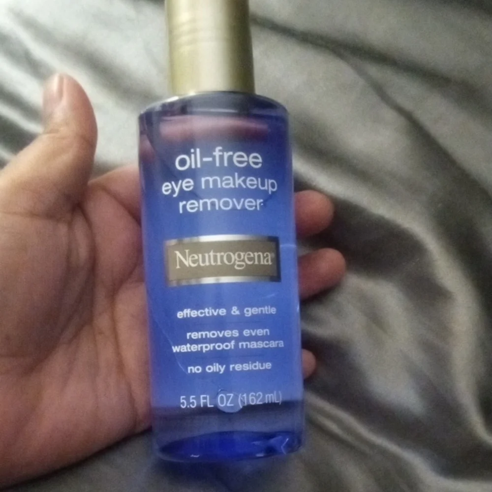Neutrogena Oil-Free Eye Makeup Remover - Blue - Picture 5 of 5